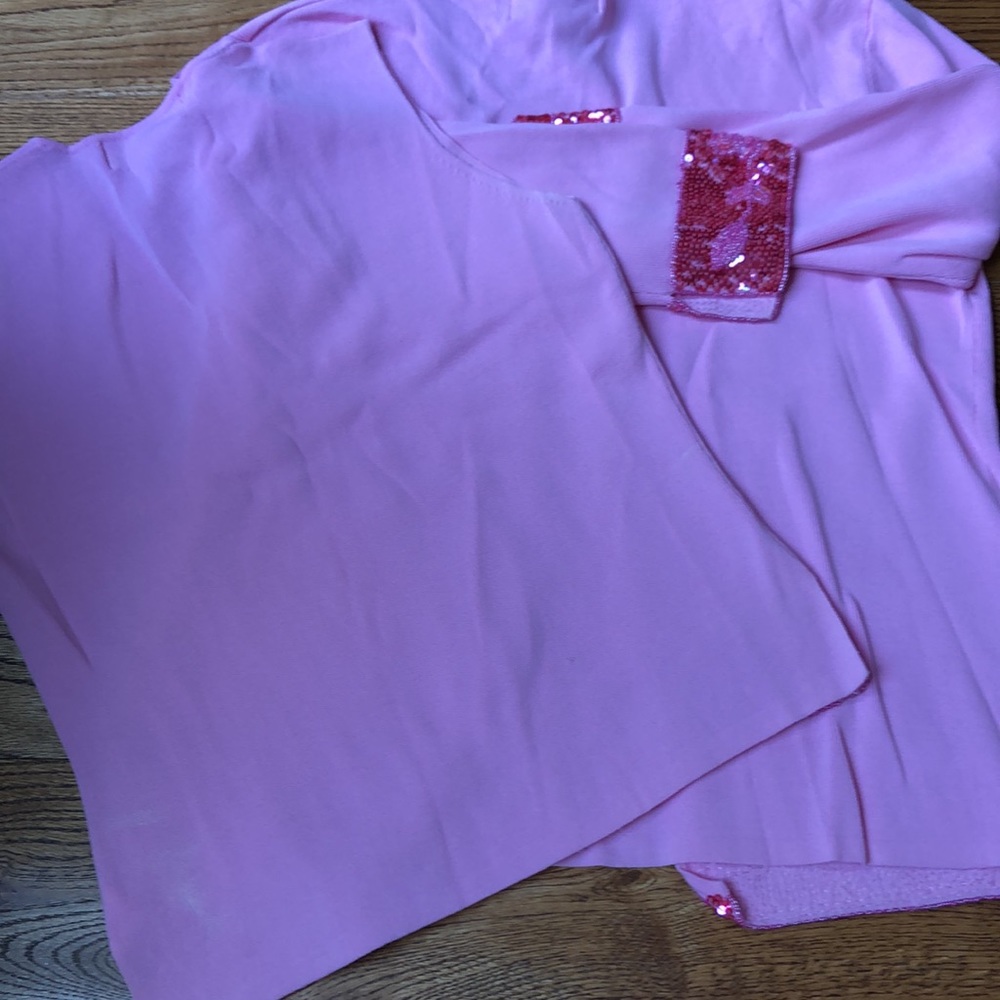 Pink sweater set. - Picture 4 of 6